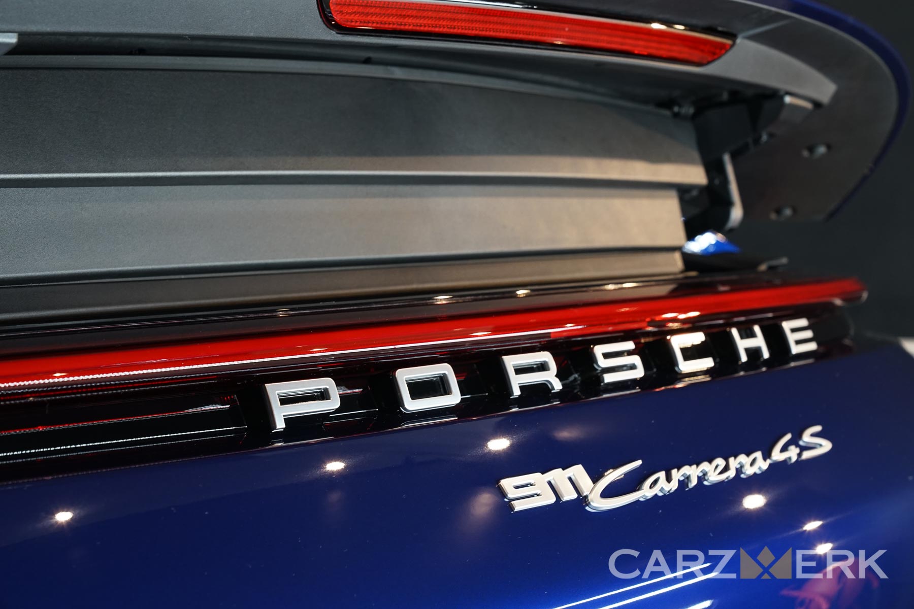 Porsche 992 Blue 33