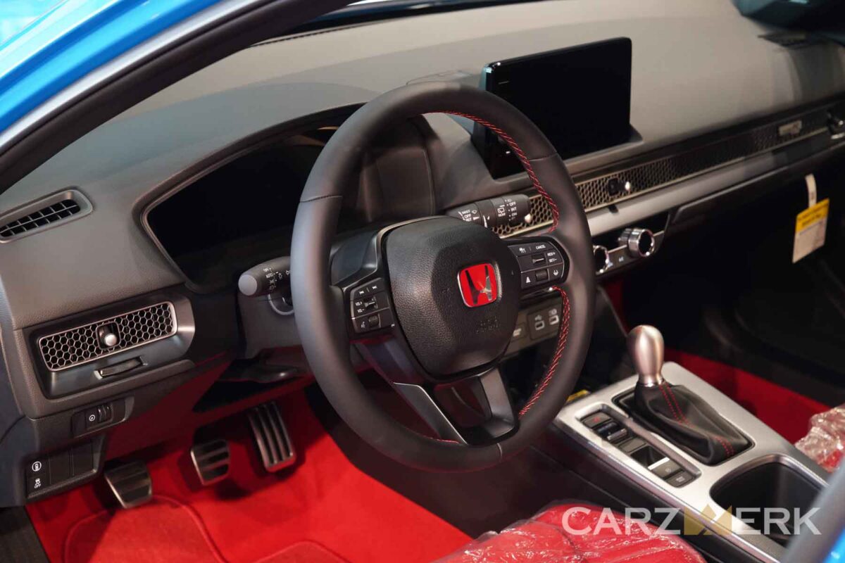 2022 Honda CTR Civic Type R - Boost Blue Pearl B-637P | FL5 - Steering wheel with red stitching