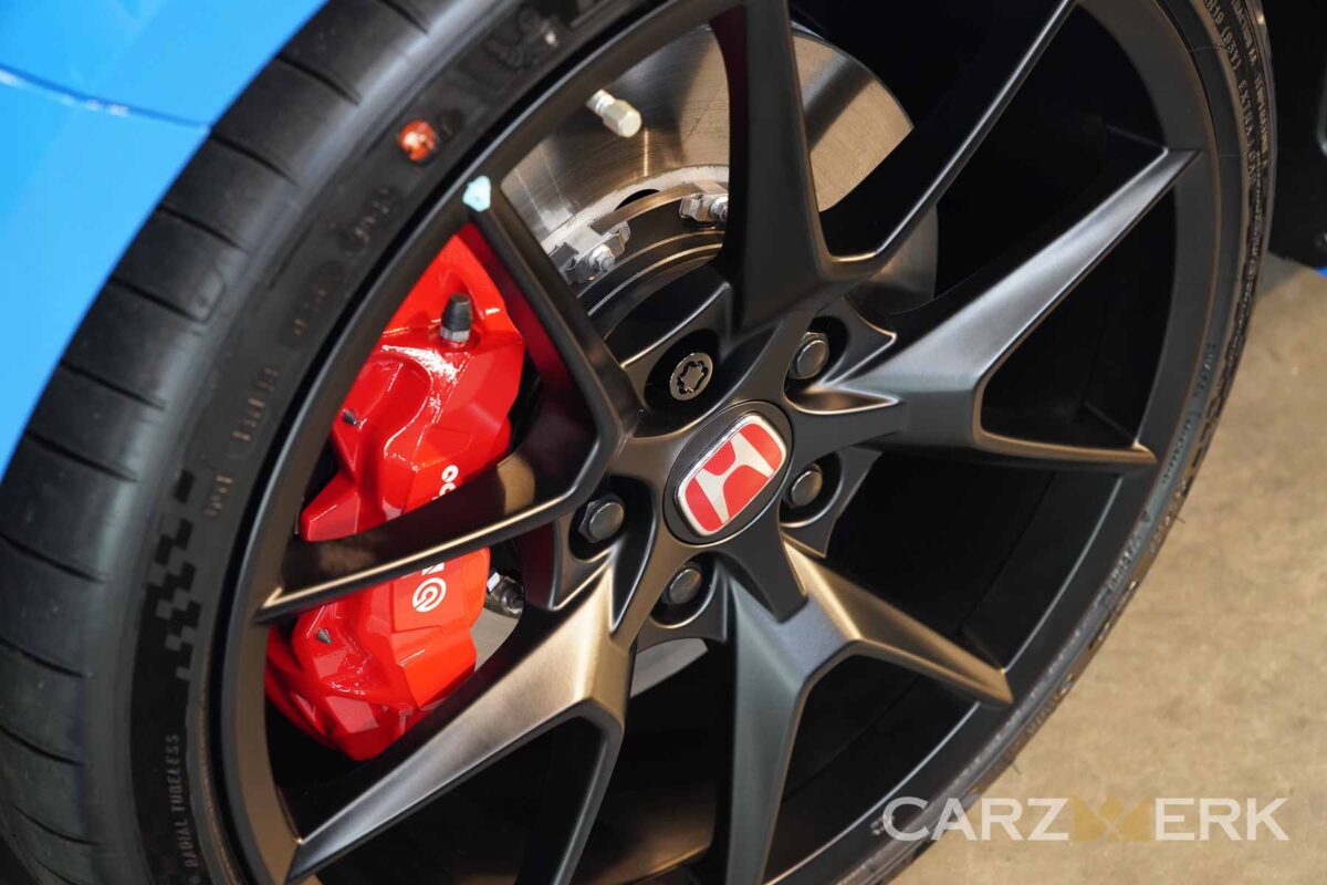 2022 Honda CTR Civic Type R - Boost Blue Pearl B-637P | FL5 - Factory Matte Black wheels and Red Brembo brake calipers are ceramic coated