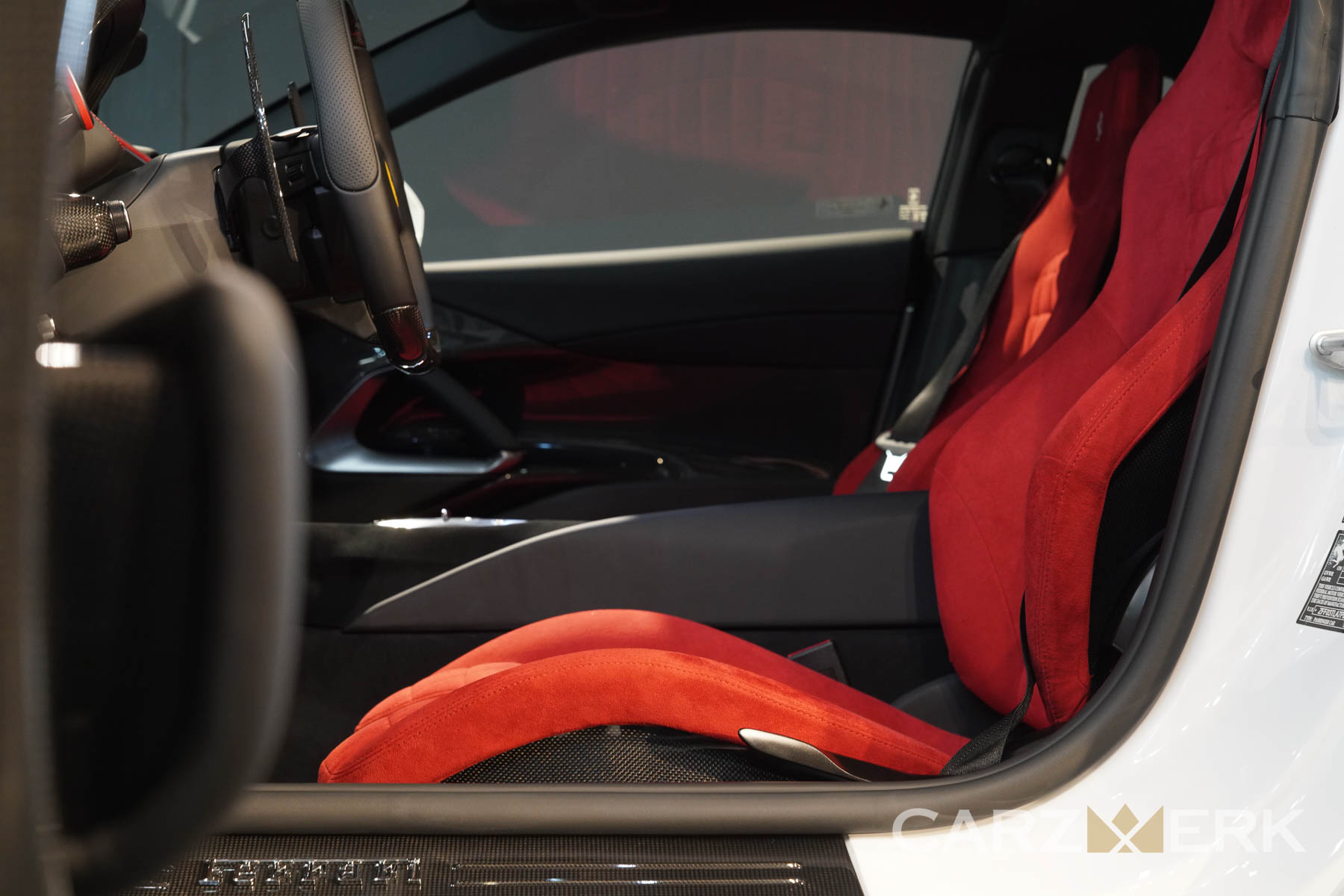 2022 Ferrari 812 Competizione - Bianco Cervino - Red Seat