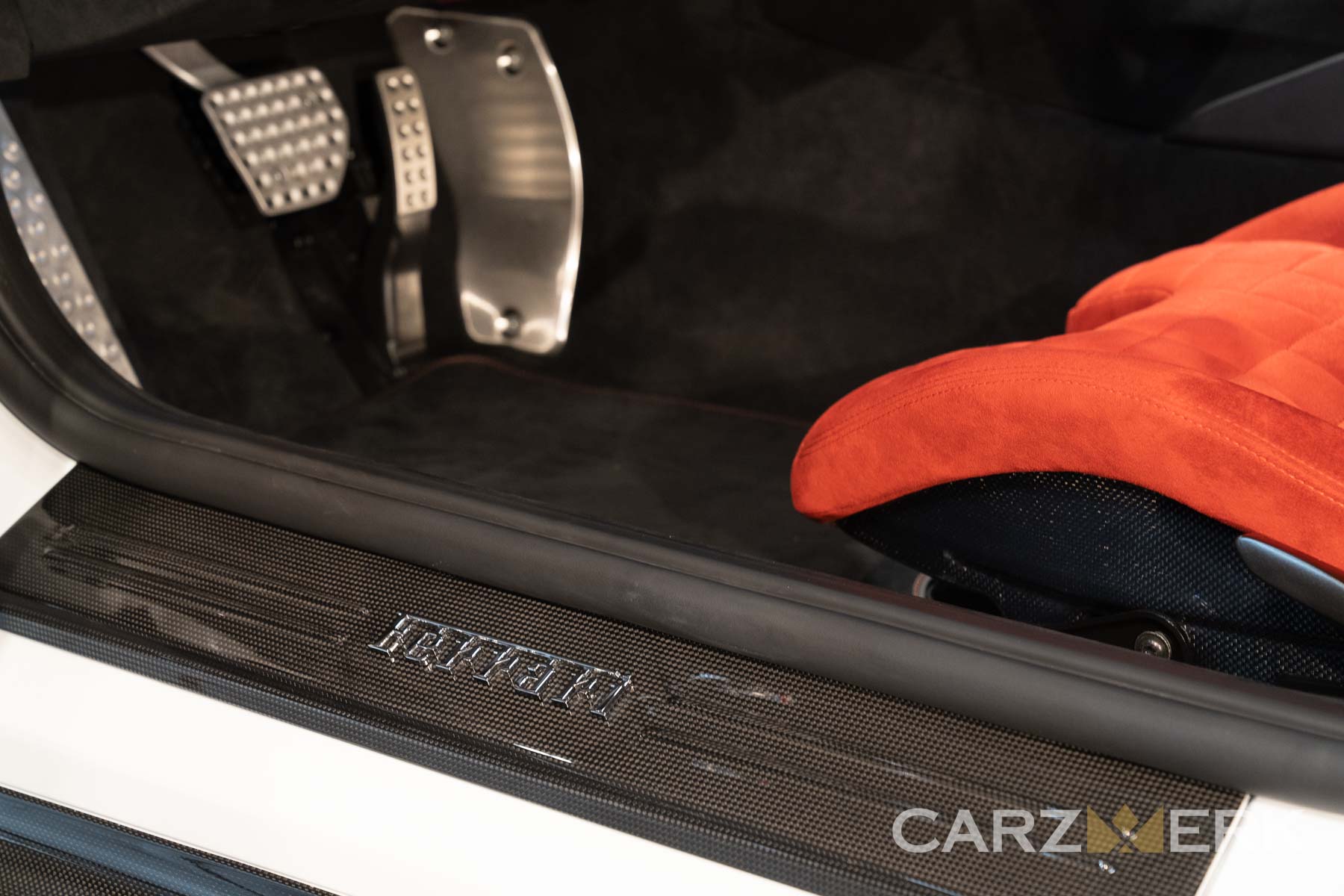 2022 Ferrari 812 Competizione - Bianco Cervino - Carbon fiber door sill