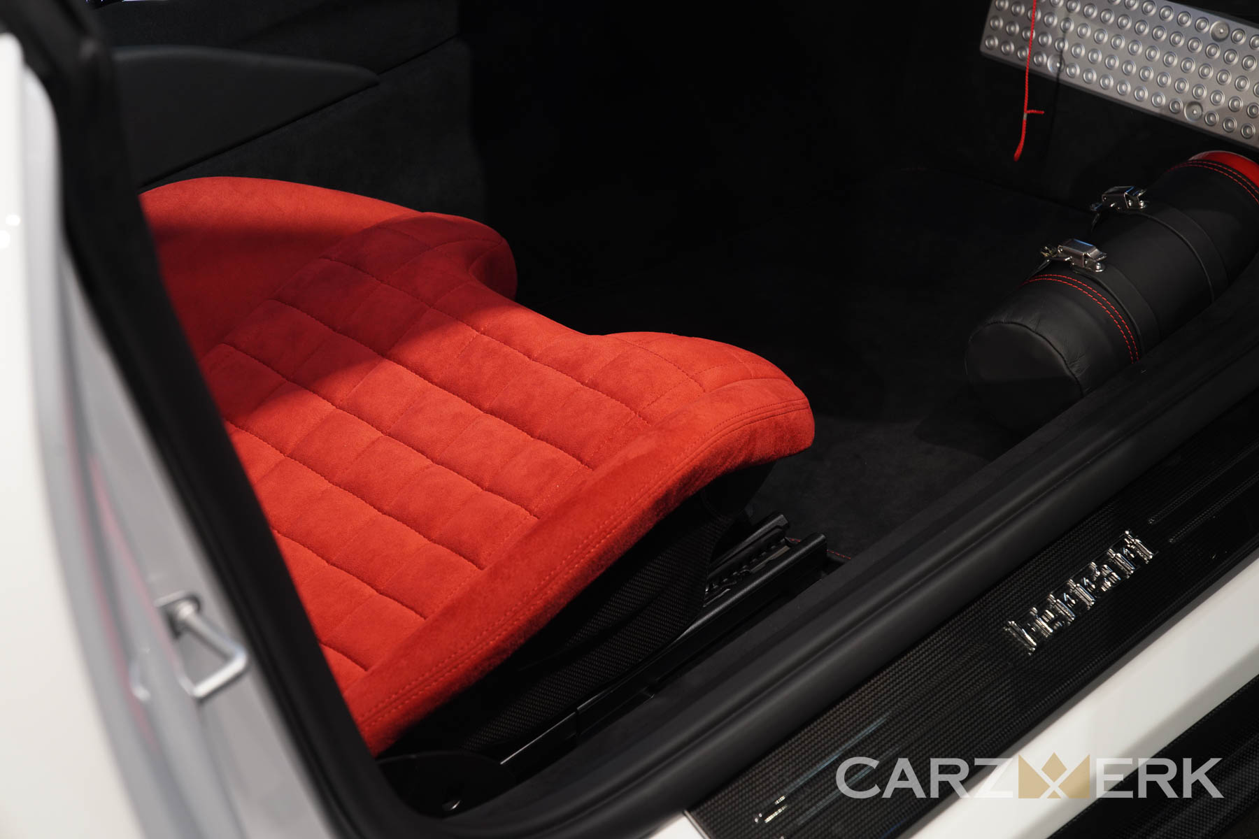 2022 Ferrari 812 Competizione - Bianco Cervino - Passenger seat with fire extinguisher