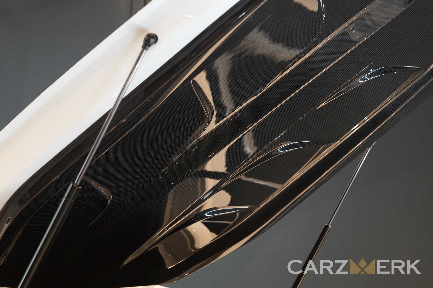 2022 Ferrari 812 Competizione - Bianco Cervino - Carbon Fiber hatch