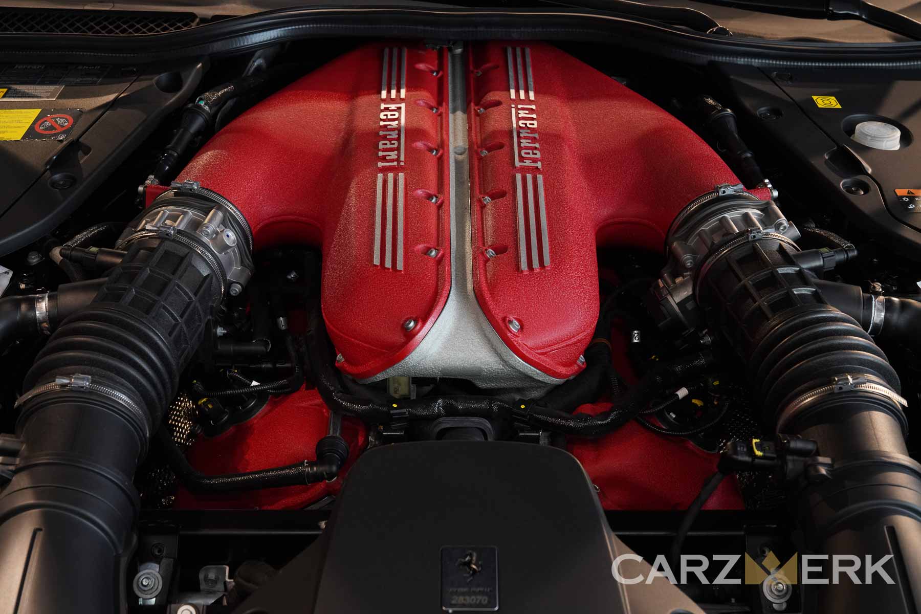 2022 Ferrari 812 Competizione - Bianco Cervino - Engine