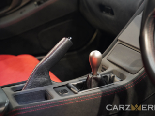 1995 Honda NSX-R Championship White - Shift Knob and Handbrake