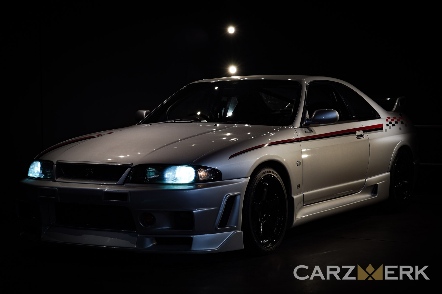 1995 Nissan GTR33 | BCNR33 Spark Silver Metallic - Night Mode - Headlights on