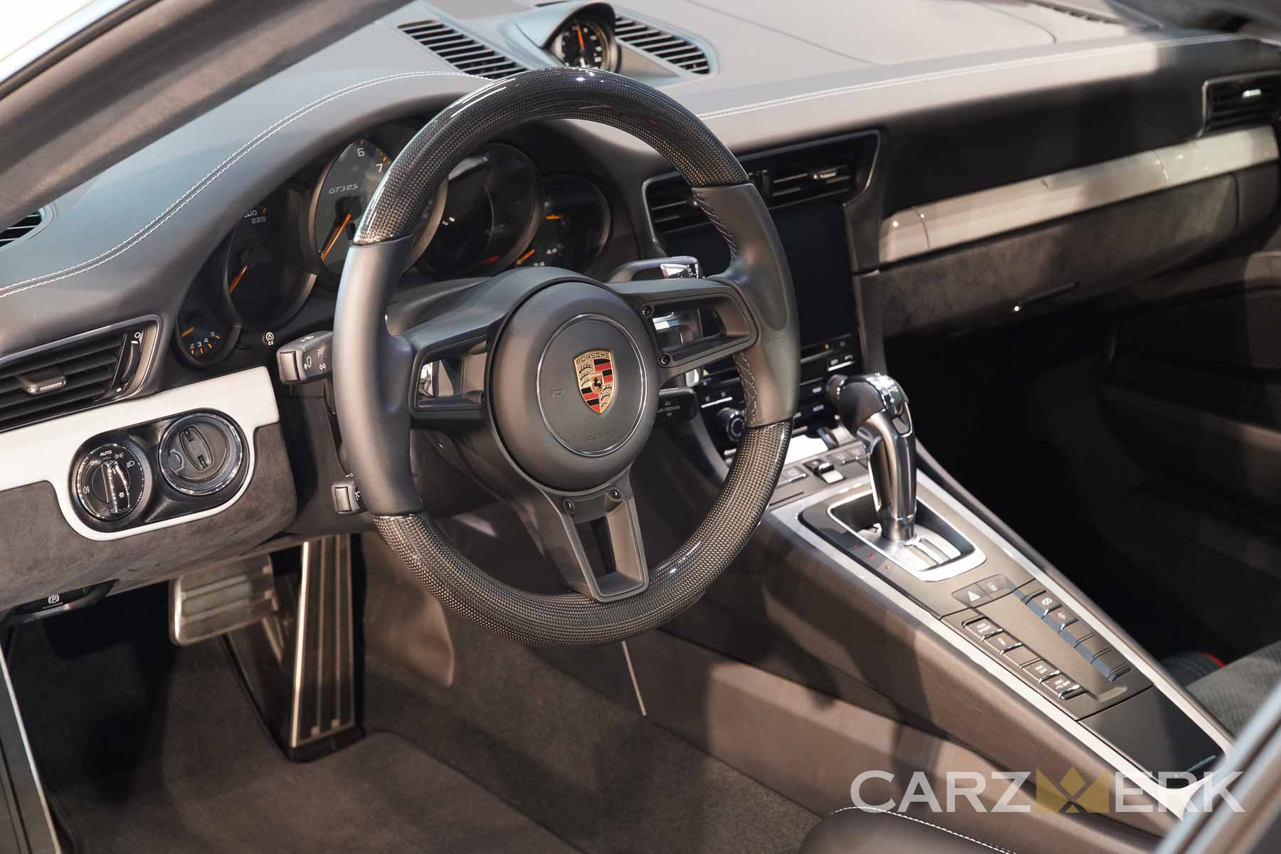 2019 Porsche GT3RS - Chalk White M9A - Interior - Carbon fiber steering wheel