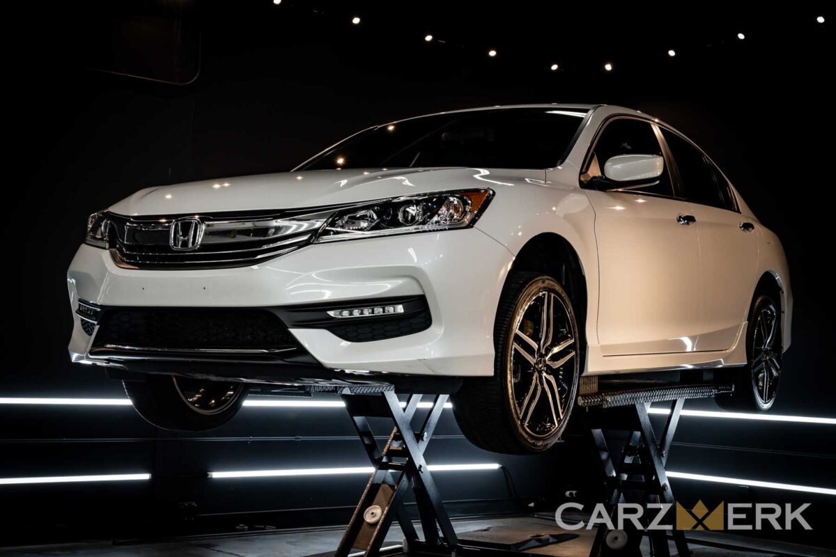 2016 Honda Accord White 21