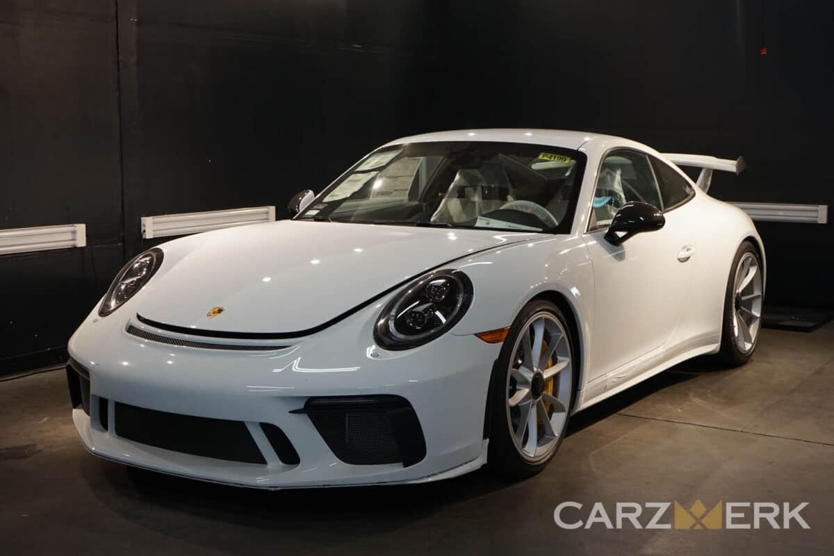 White factory transportation wrap removed on Porsche 991.2 GT3
