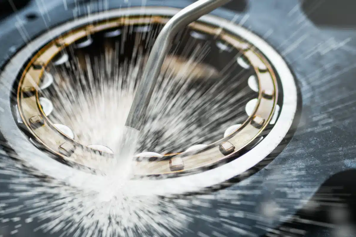 Dry Ice Blasting Cleaning Machine vs Traditional Detailing Methods