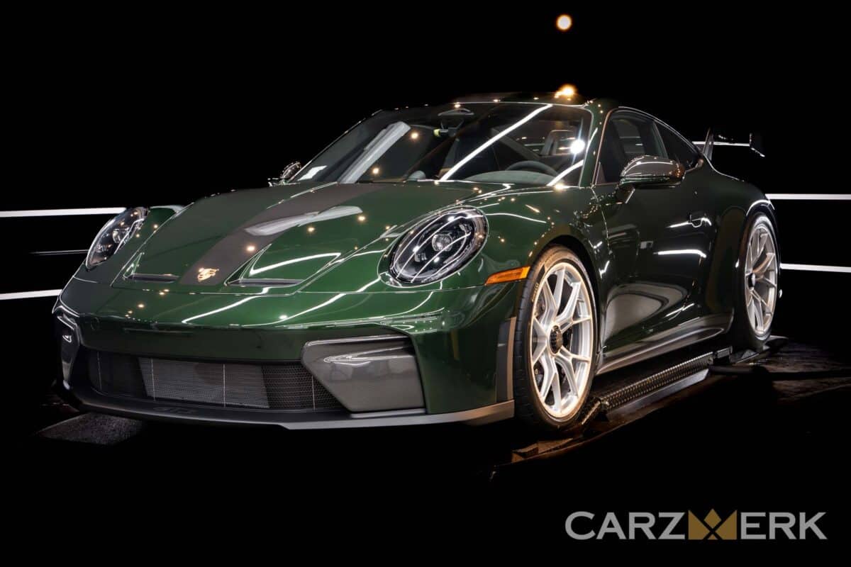 Porsche 992.2 GT3 Oak Green Neo