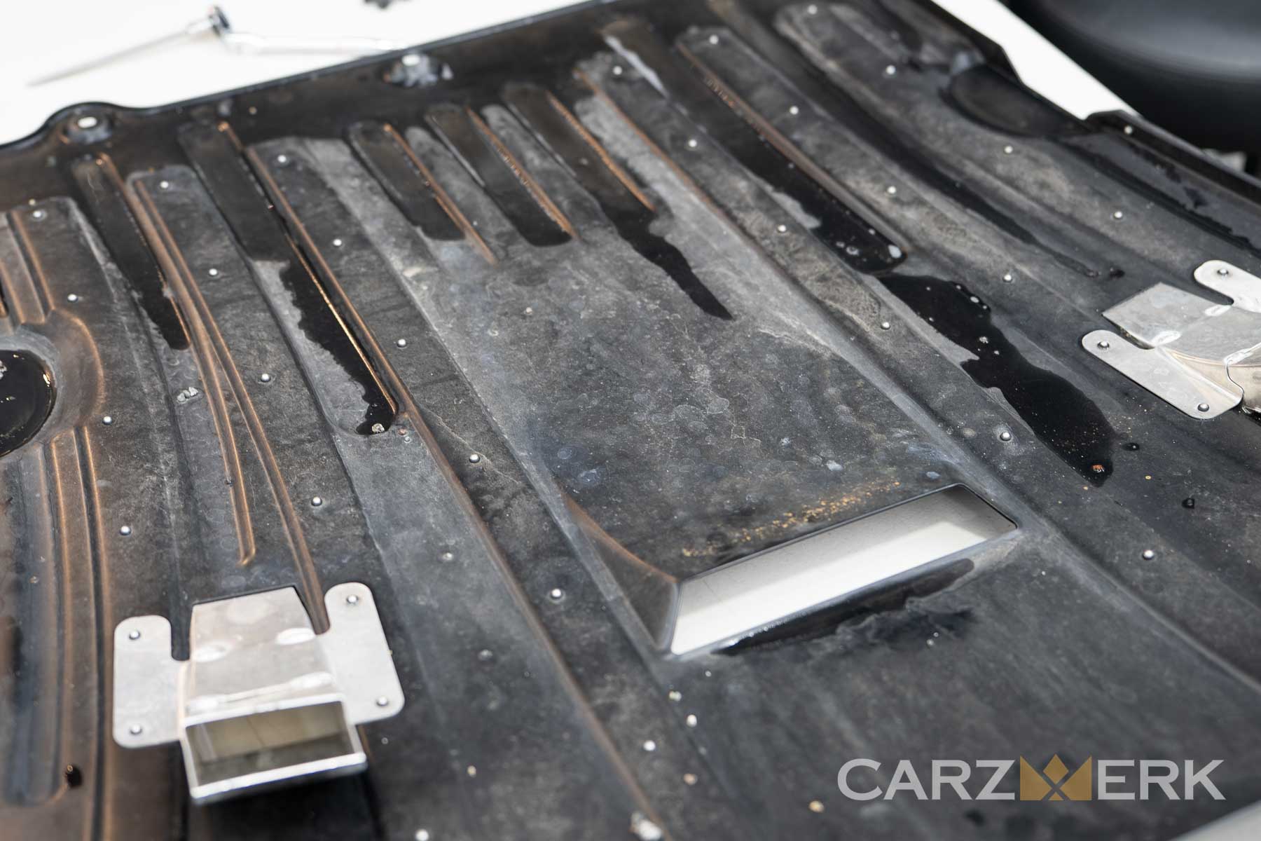 We even clean it up by removing the entire diffuser. Why not?